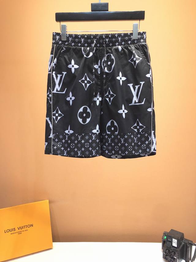 Louisvuitton, the latest spring and summer products, available at the counter at