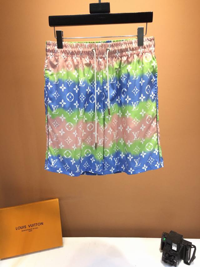 Louisvuitton, the latest spring and summer products, available at the counter at