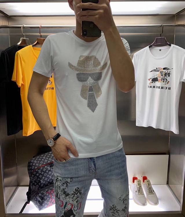 Special offer on Fendi's latest spring/summer men's crew neck T-shirt, quality