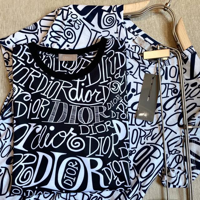 Dior: The latest spring/summer round-neck, fashionable short-sleeved T-shirt fro