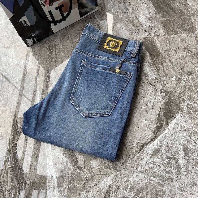 Brand new Versace jeans, new original hot-selling jeans, super customized origi