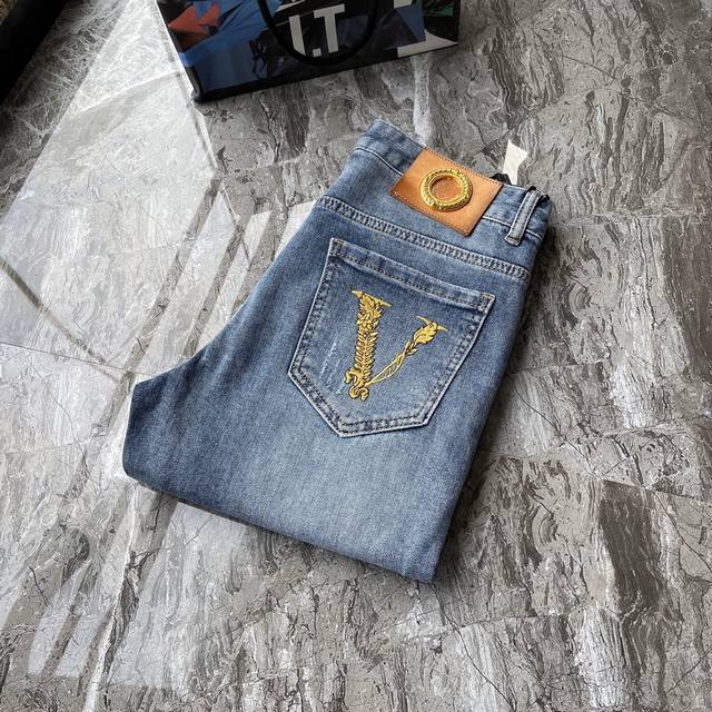 Brand new Versace jeans, new original hot-selling jeans, super customized origi