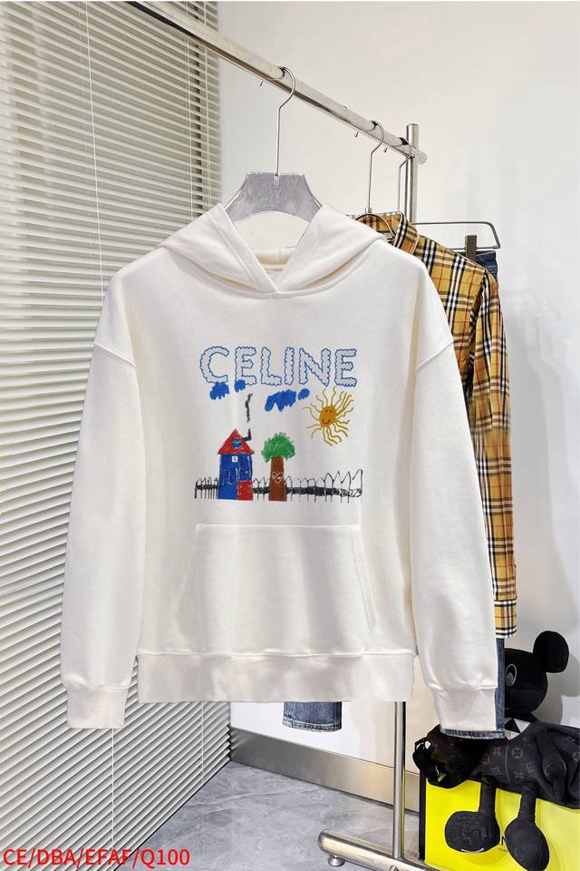 Q100 Celine's official website features new letter prints. The double-layer, hea