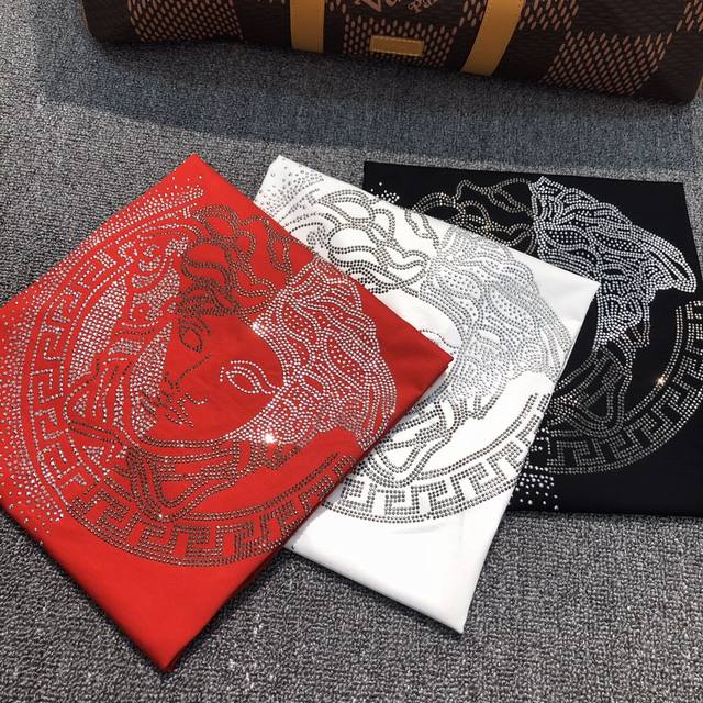 Special price original short-sleeved Versace Versace 20 latest hot-selling round