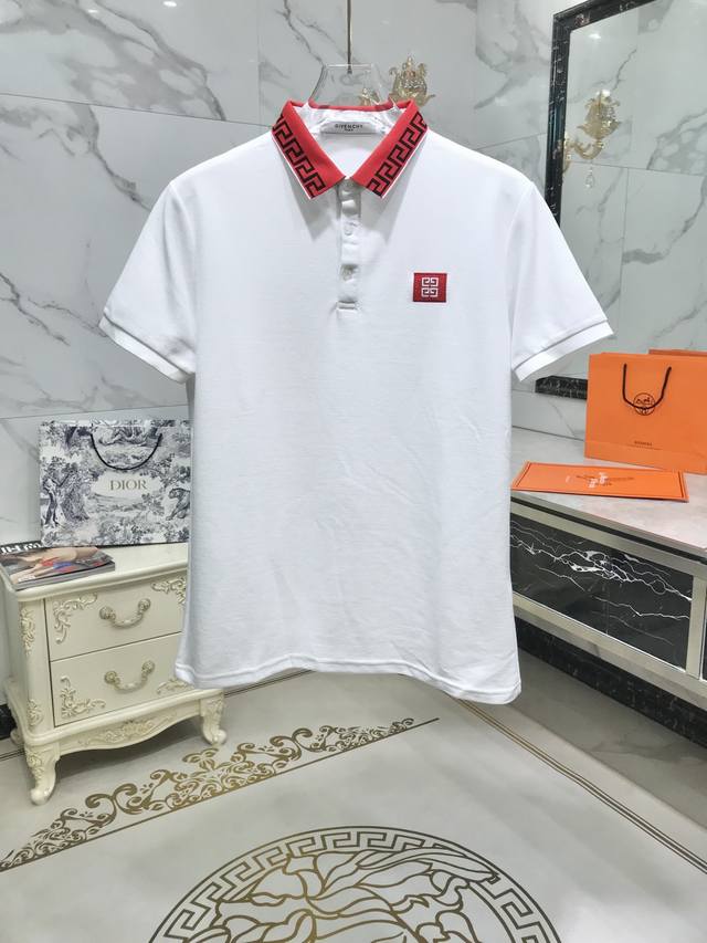 Special offer: Givenchy D003 Givenchy short-sleeved polo T-shirt, model seen at