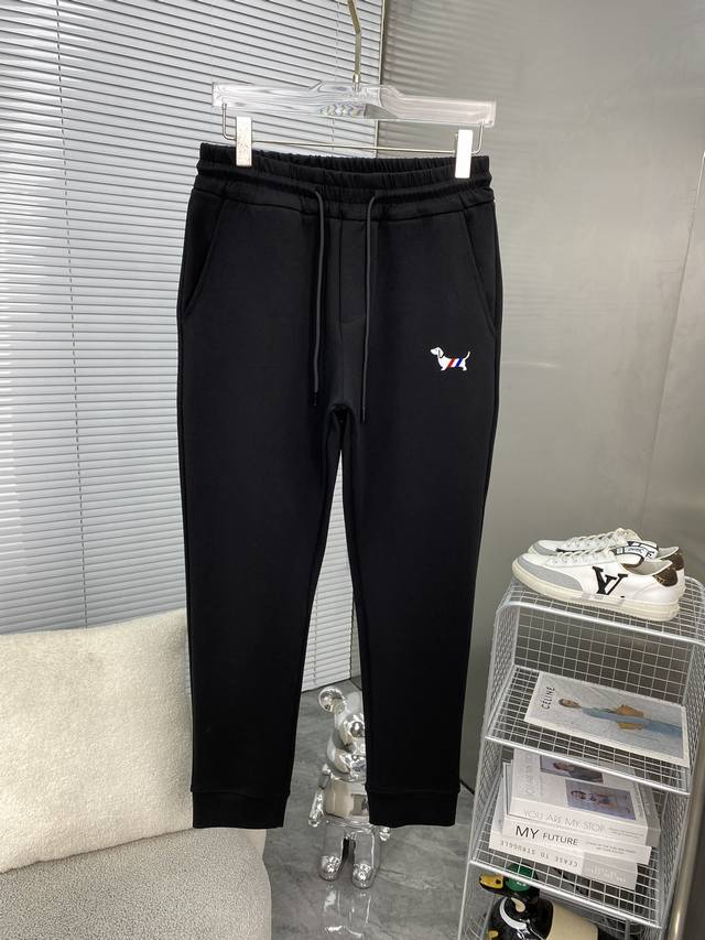 Tb Thom Browne's new 2025 casual pants are available. Made from imported high-de