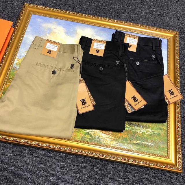 Burberry's latest spring casual pants are from the official website. The origina