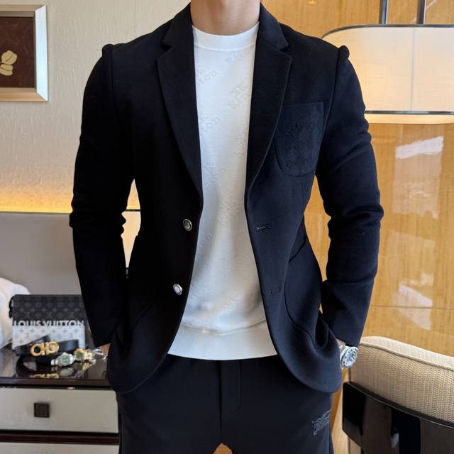 Dg 2025Ss Snake Year Fall/Winter hit, this casual wool blazer is a stylish and m