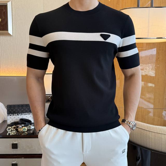 Prada - 2025Ss Autumn and Winter Short-Sleeved Bottoming Shirt Series! A must-h