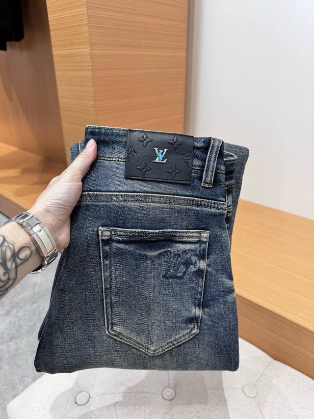 L*V Louis Vuitton 25Ss new autumn/winter men's wide-leg jeans. These new autumn/
