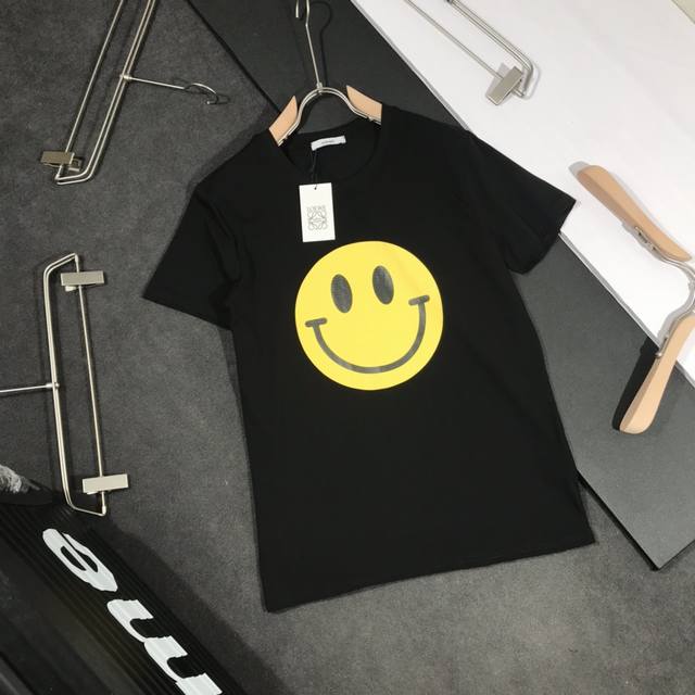 Loewe's hottest Loewe X Smley 2020 Early Fall Limited Edition Smiley Face T-shi