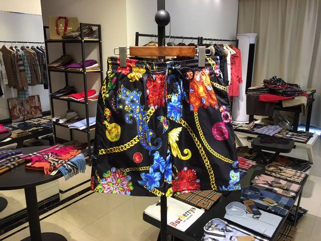 Versace-Versace Ss new spring and summer colorful patterned beach pants are excl
