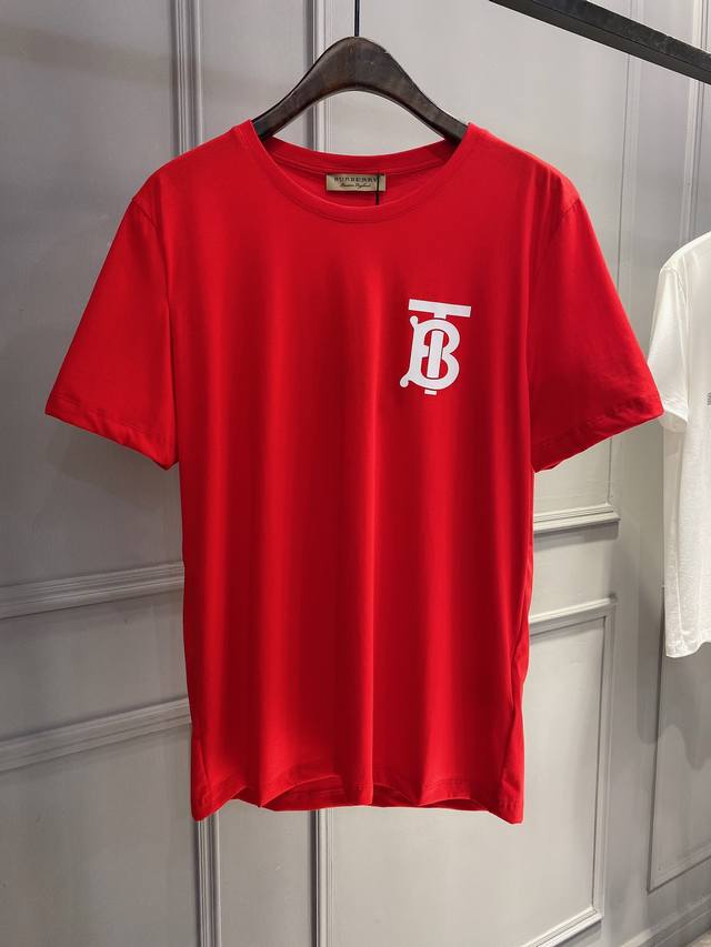 Burberry's latest spring/summer short-sleeved T-shirt. Limited edition, availab
