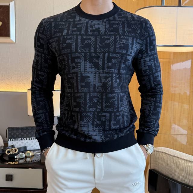 Fendi's 2025 Fall collection is a hot new release. This top-of-the-line, fashio