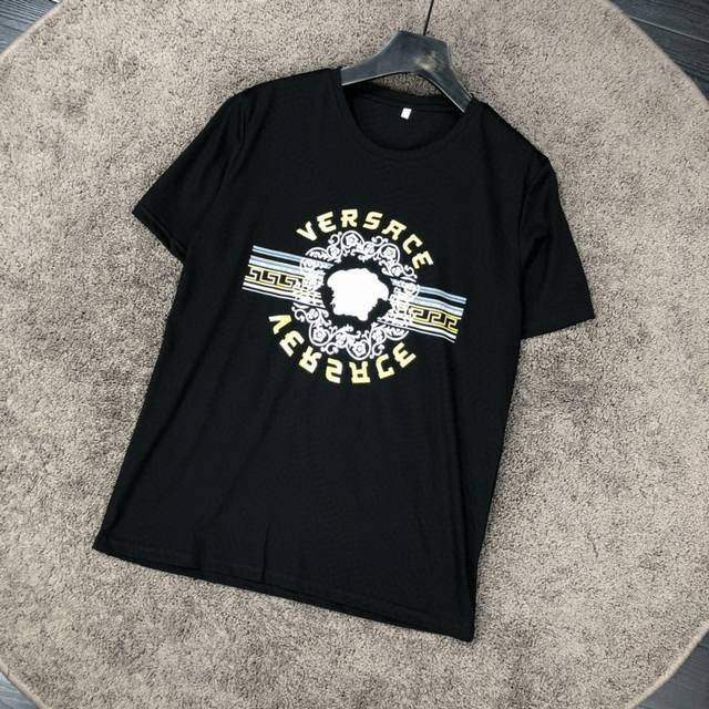 Versace Versace short-sleeved T-shirt with a gold-stamped Madame Tussauds portra