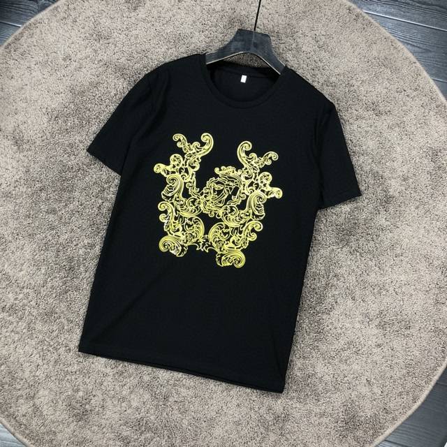 Versace's gold Tussauds print short-sleeved T-shirt is custom-made from imported