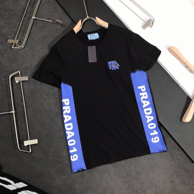 Prada 20th edition, detailed accessories, bell 20Ss G network synchronized grad