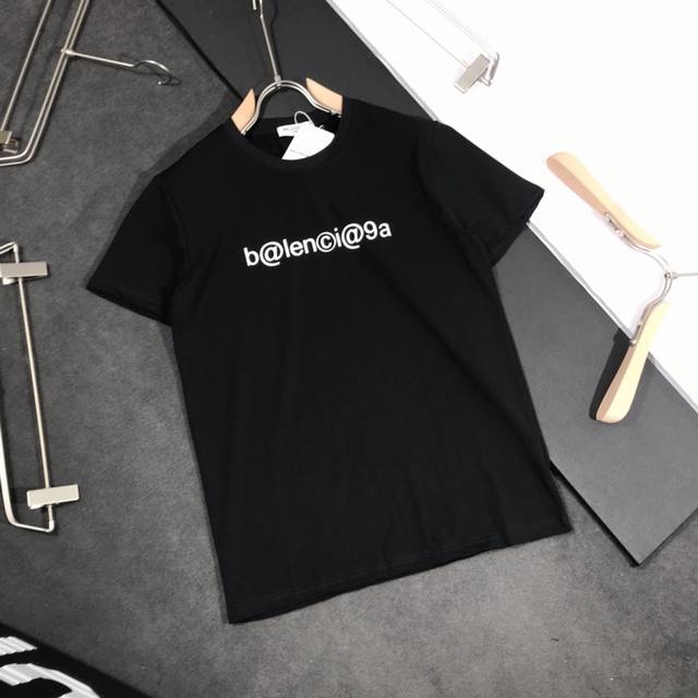 Bal Balenciaga's new design, the "B" logo, is a 2020 G-series, unisex short-sle