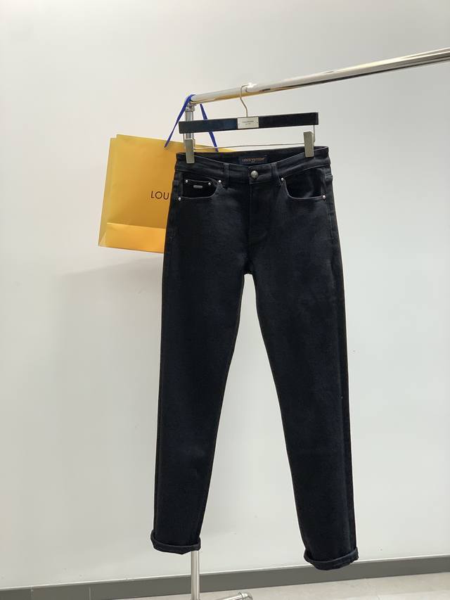 Louisvuitton, the latest fall 2025 collection, available in our stores now! Orig