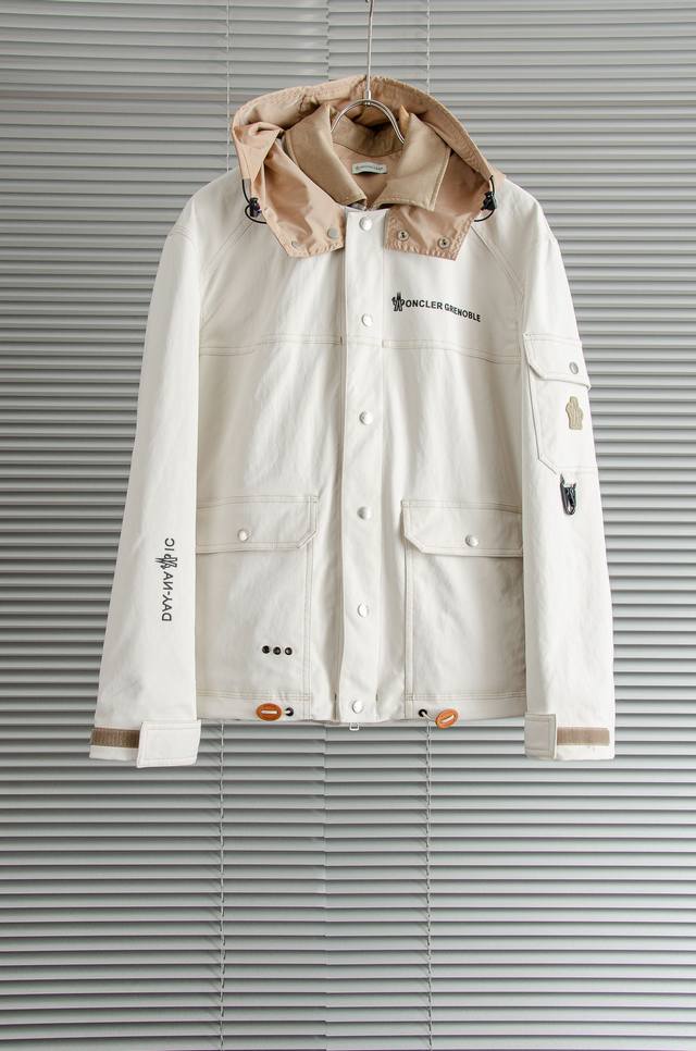 new# Moncler's latest fall/winter 2025Fw hooded jacket is now available on our o