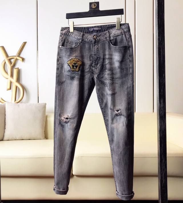 Versace's latest high-end, custom-made jeans are minimalist, creating a refresh