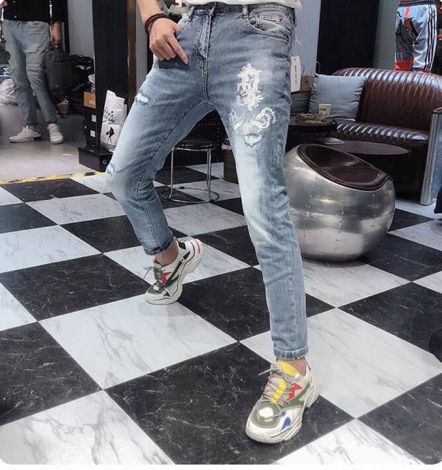 Dg Fashionable high-end custom SS jeans are minimalist and create a refreshing m