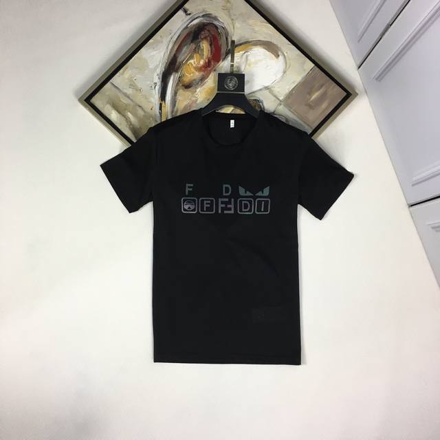 Fendi's latest spring and summer short-sleeved T-shirts, available on the offici