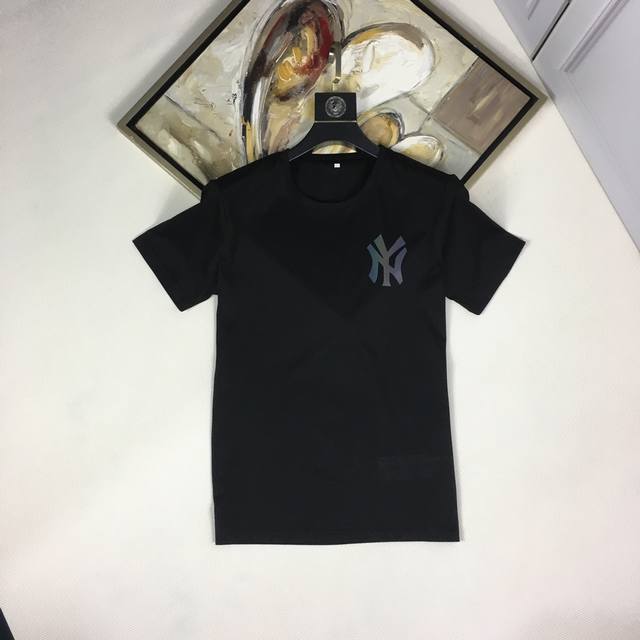 Gucci's latest spring and summer short-sleeved T-shirts, available on the offici