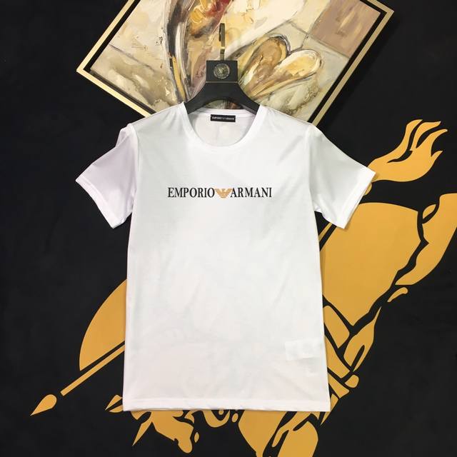 Armani's latest spring and summer short-sleeved T-shirts, available on the offi