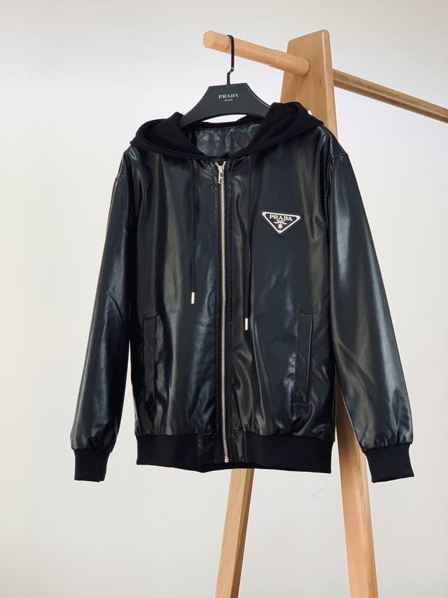 prada Prada's 2025Ss early autumn new arrival, the PU embossed hooded jacket, fe