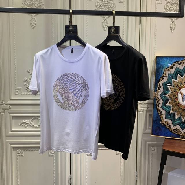 Versace's early spring official website synchronized new models for sale first