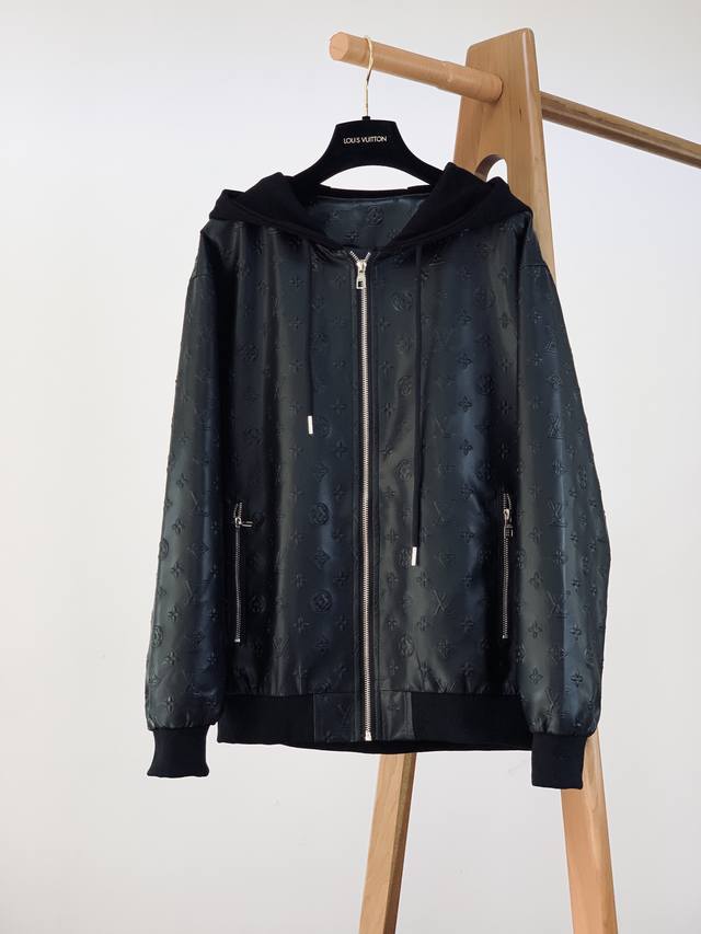 Louisvuitton 2025Ss Early Fall New Arrival PU Embossed Hooded Jacket. Crafted fr