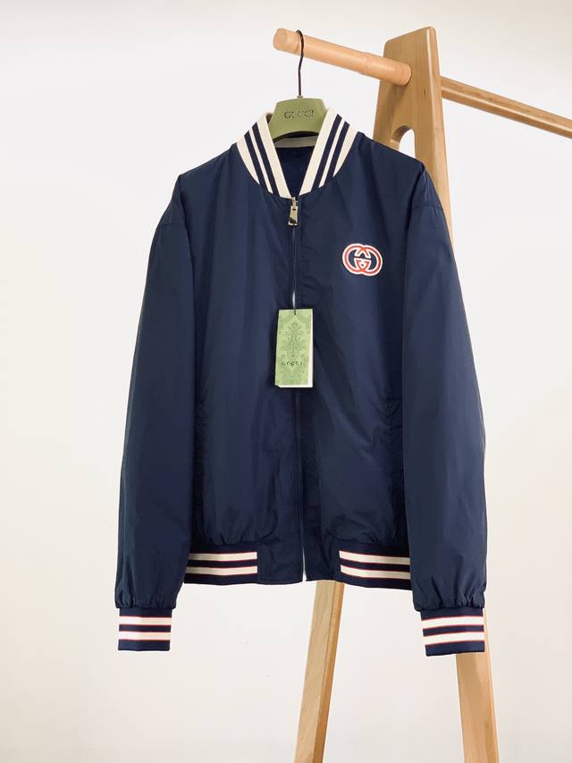 Gucci Fw's new fall/winter double-faced nylon canvas jacket. Crafted from lightw