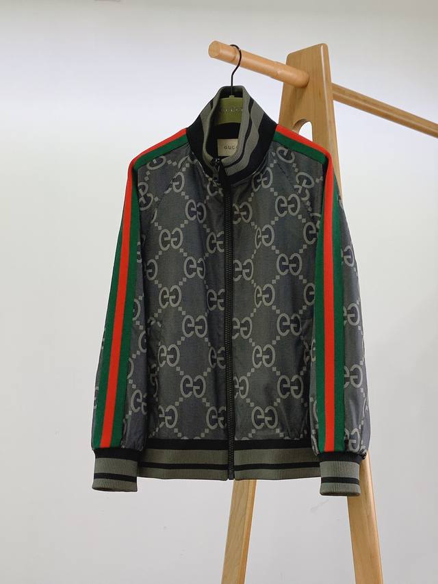 Gucci Fw Early Fall New Arrival Casual Jacket, fresh from the runway, impeccable