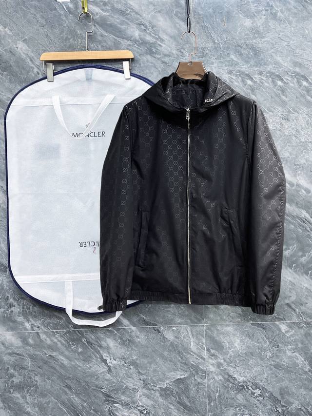 Same style as Gucci's official website, now on sale! A new men's jacket for fal