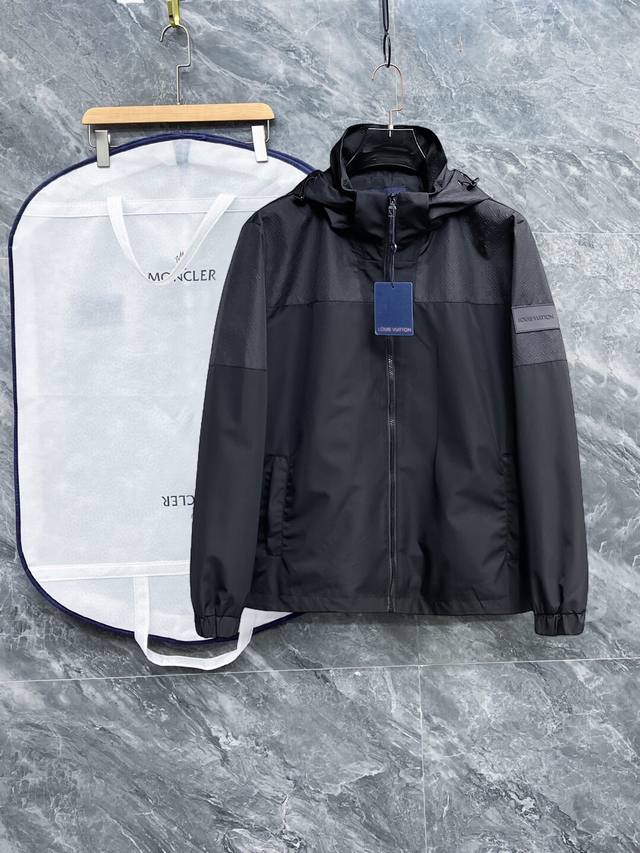 Lv 2025 Spring new jacket, a runway-fresh item in immaculate condition. Reversib