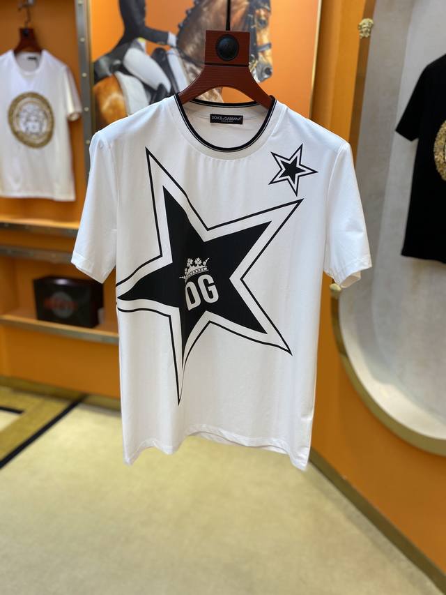 Dolce & Gabbana: The latest spring/summer round-neck, fashionable short-sleeved