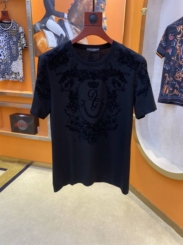 Dolce & Gabbana: The latest spring/summer round-neck short-sleeved T-shirts fro