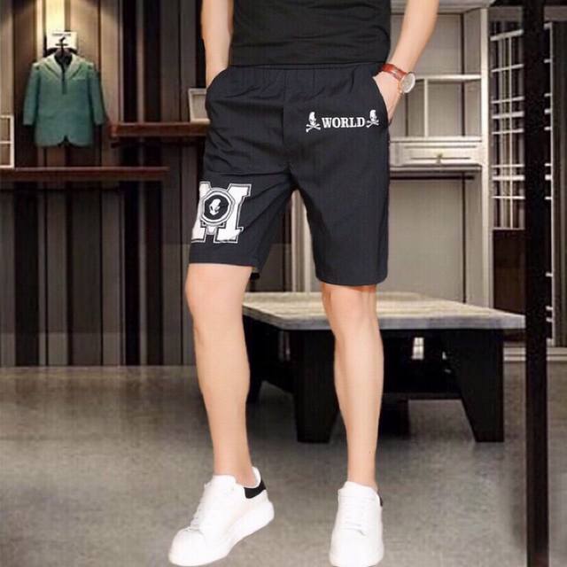 Mcq McQueen's new summer collection features popular casual shorts on the offici