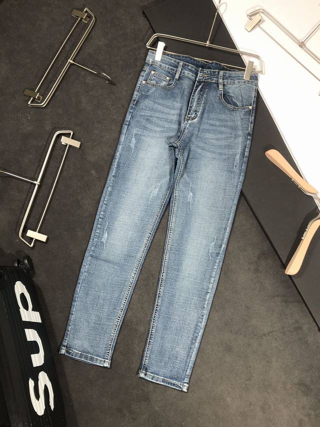 Versace. New spring/summer men's jeans, featuring slightly stretch fabric, excl