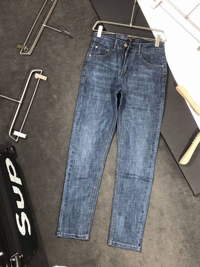 Armani. New spring/summer men's jeans, featuring slightly stretchy fabric, excl