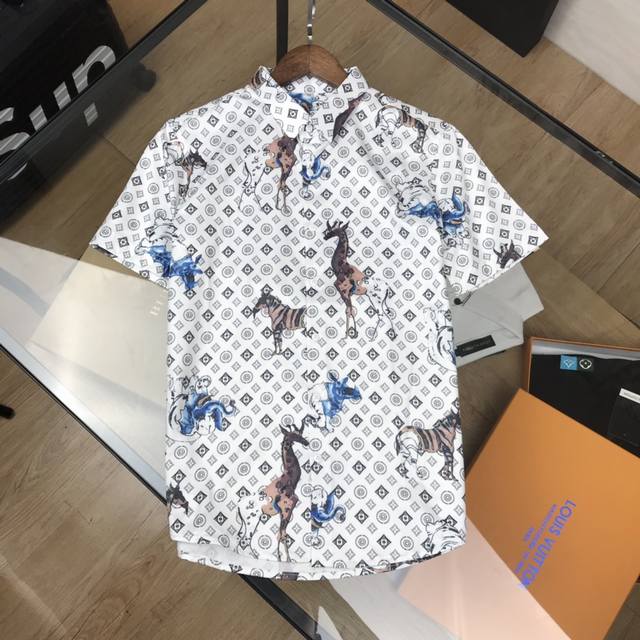 Lv Louis Vuitton all-over print short-sleeved shirt, a new spring shirt, custom-