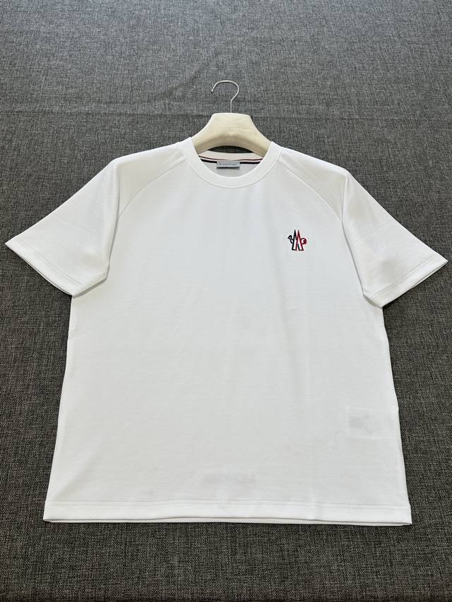 New arrival from Moncler - Fall/Winter 2025! Men's crew-neck, short-sleeved bas