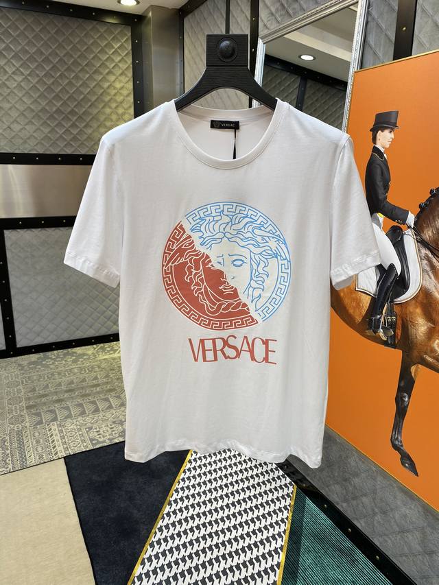 Versace: The latest spring/summer crew-neck short-sleeved T-shirt, available sim