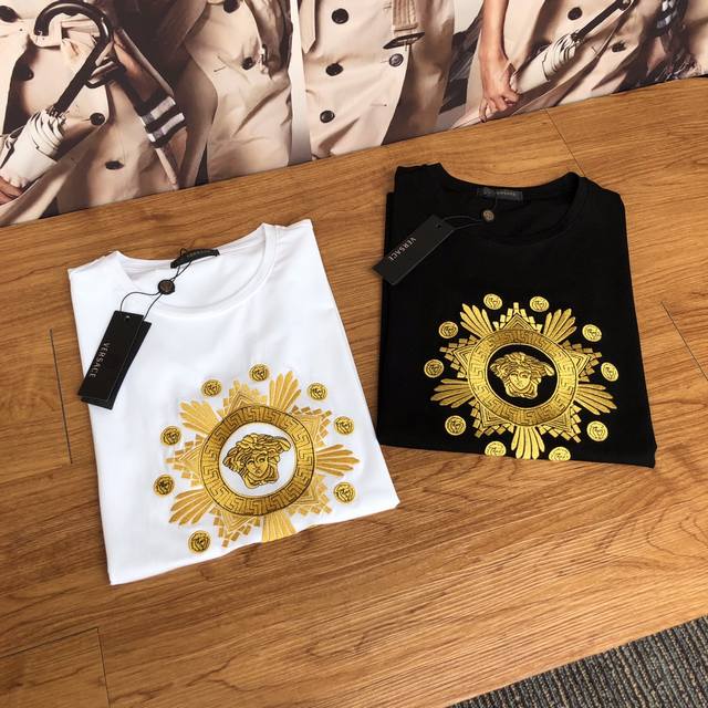 Versac, 20Ss European counter's latest embroidered Medusa logo casual short T-s