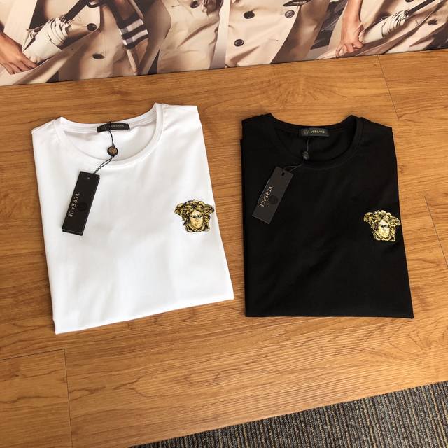 Dior: High-end fashion recommendations! The most fashionable short-sleeved piece