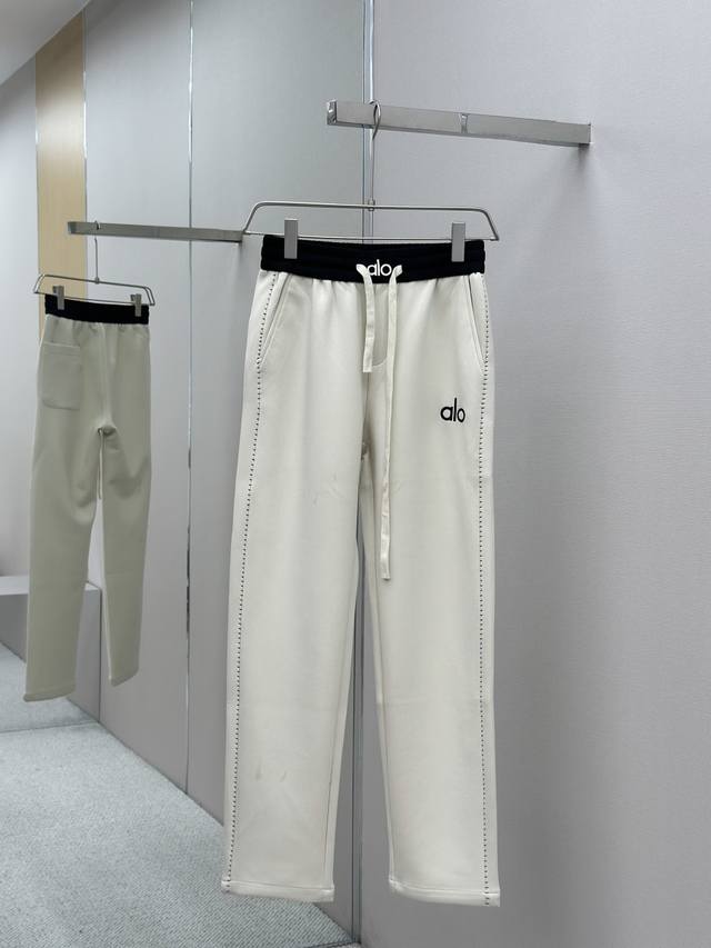 Alo 25Fw's new fall/winter trousers, , offer a fresh interpretation of the aest