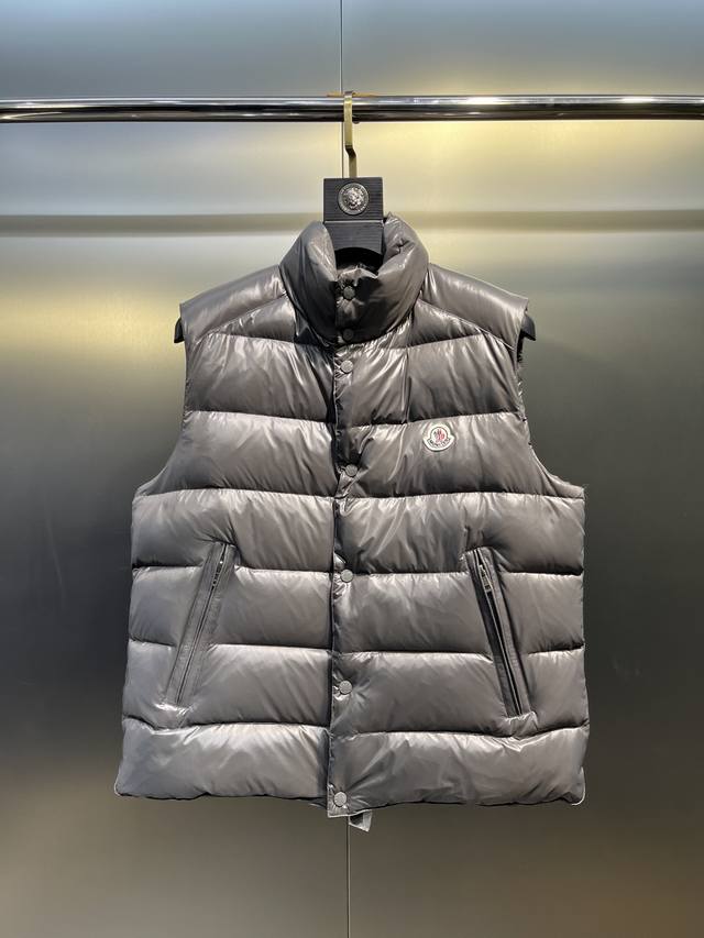 Moncler down vest Original custom hardware, fully imported, customizable. Compar