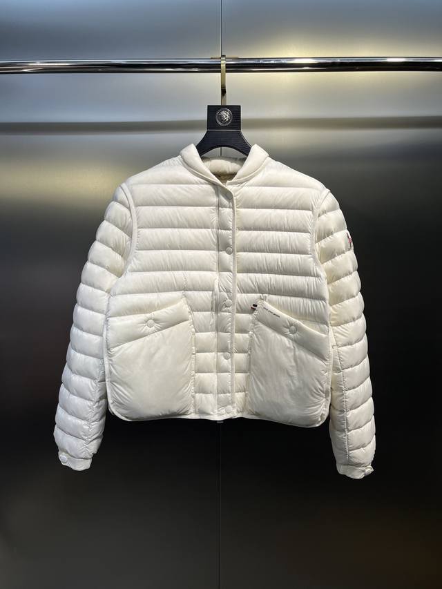 Moncle Outdoor Ski Series! Madulain small lapel snow line embossed women's short