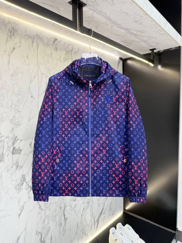 Lv 2025 Fall new jacket, a runway-fresh item in immaculate condition, comfortabl